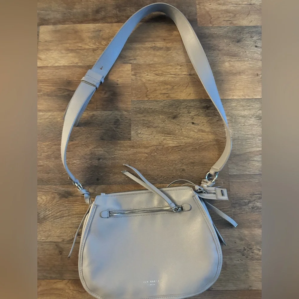 HEATHERR CURVED LEATHER CROSSBODY BAG❗️- SOLD TO WANDAHUGGINS66 - Picture 13 of 16